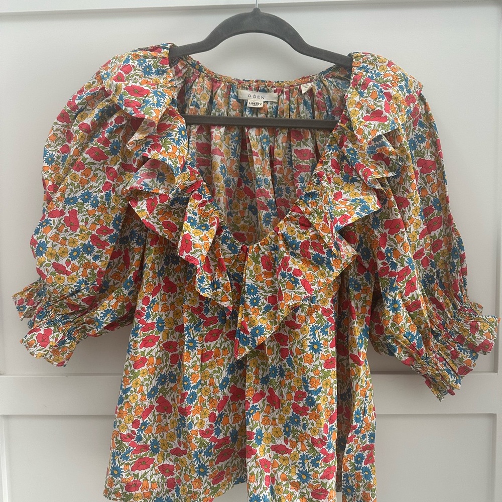 Doen Red and Orange Puff Sleeve Ruffled Blouse